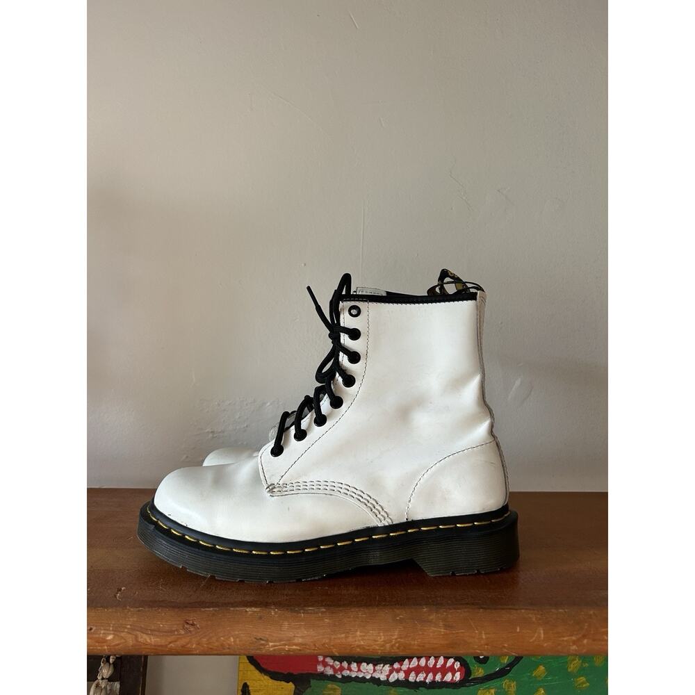 Women’s Dr. Martens 1460 Boot Size 8 US Mid Smooth JY004 GB08W